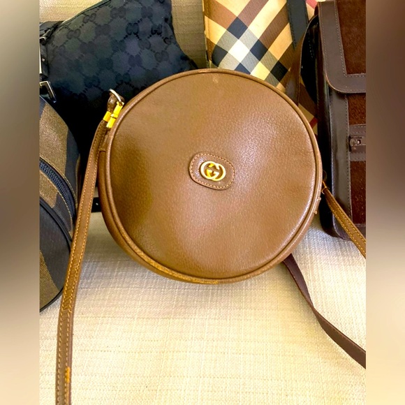 Gucci Handbags - DO NOT BUY Gucci Leather Disc Bag
